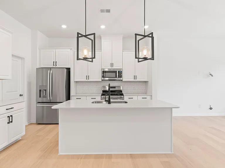 204 Silver Fleet Dr — Photo 12