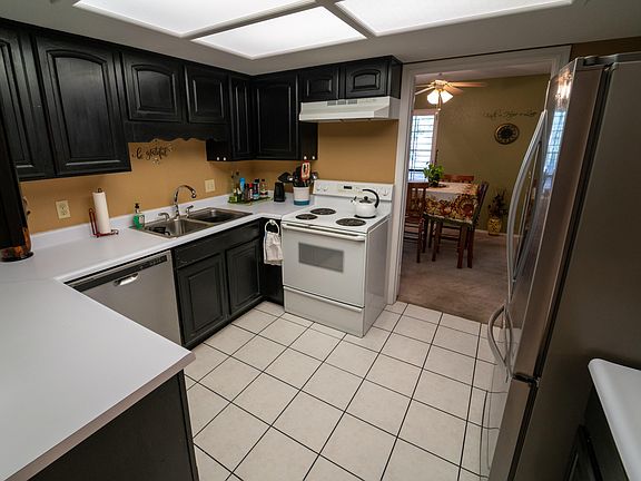 5th image of 8231 N 21st Dr #E108
