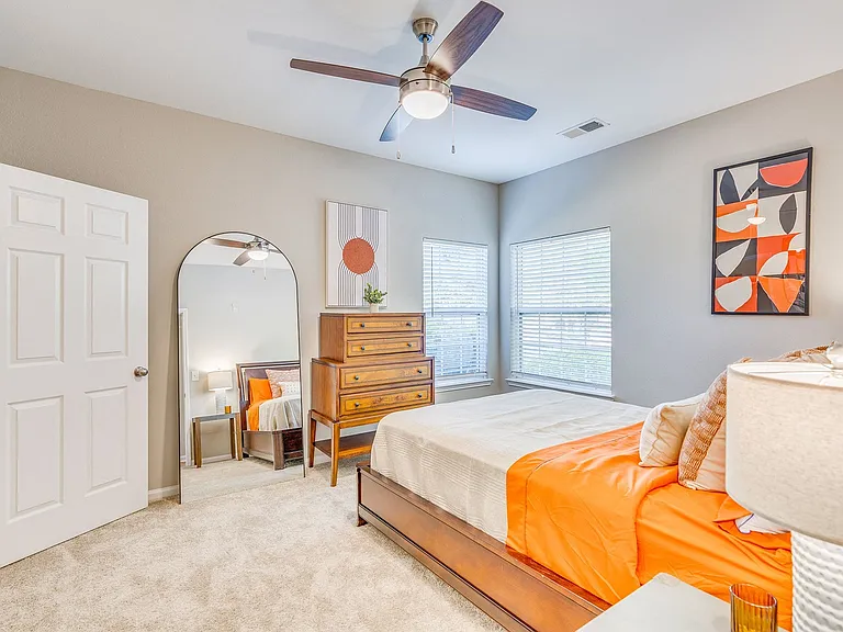 Vintage Retreat Apartments — Photo 6