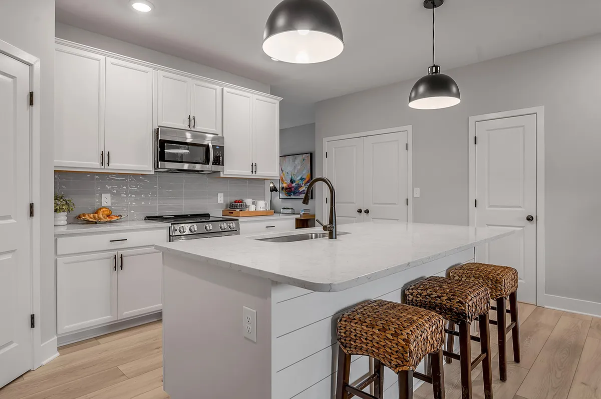 Building Photo - Belhurst Park Townhomes