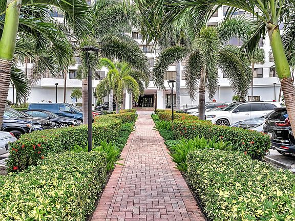 4th image of 3505 S Ocean Dr Suite Cu1