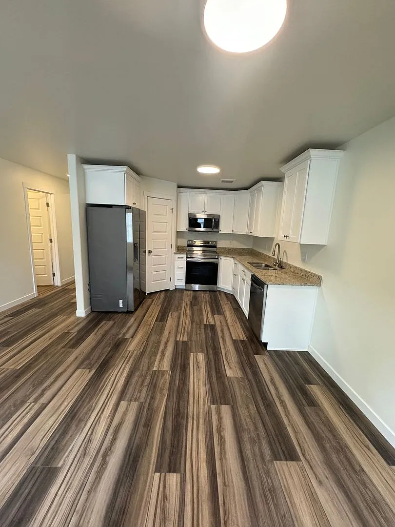Modern 3 Bedroom, 2.5 Bathroom Townhome for Rent in Idaho Falls with Garage and Washer/Dryer Hook... — Photo 3