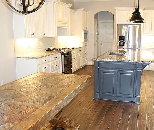 2nd image of 301 Newport Ln