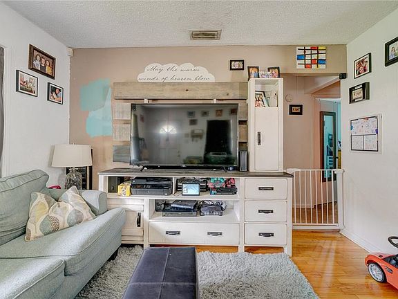 4th image of 3603 W Bay Ave