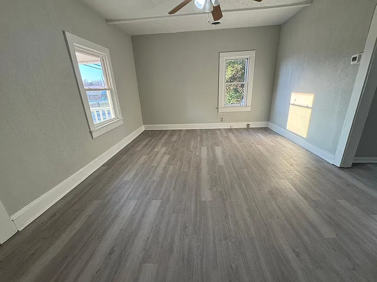 2104 Rosehill Rd — Photo 11