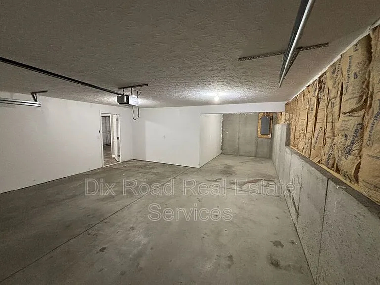 794 Carriage Hill Ln — Photo 5