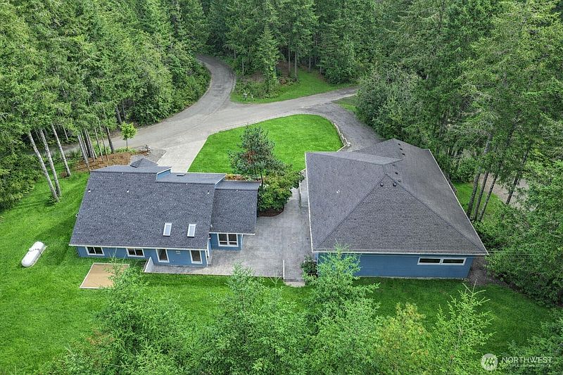 3rd image of 3657 Mathisen Lane