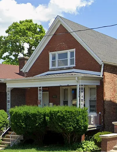 7831 S May St Photo 1
