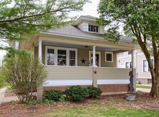 725 Cutler St, St Charles, IL 60174