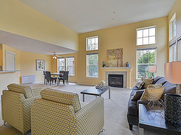 4th image of 22675 NE Alder Crest Dr #202