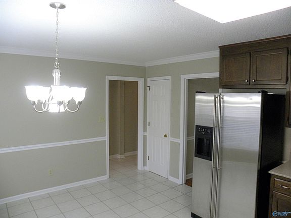 4th image of 102 W Lake Cir