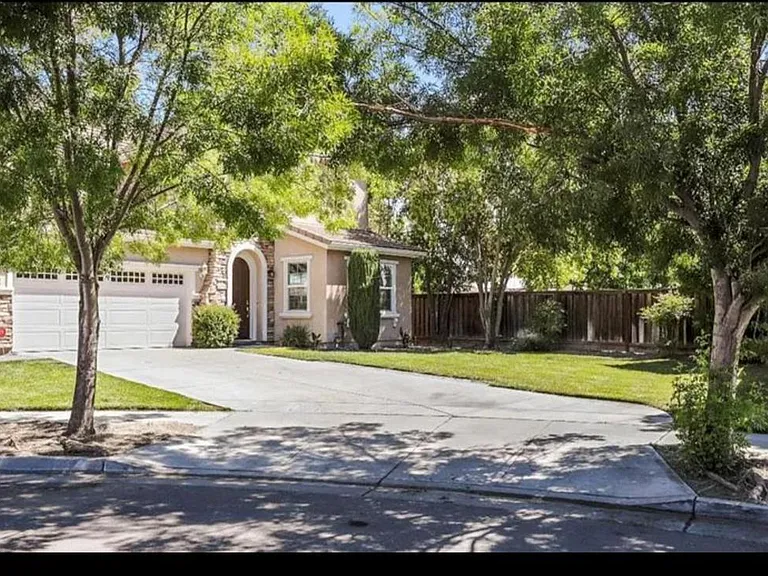 529 Bramblewood Ave — Photo 2
