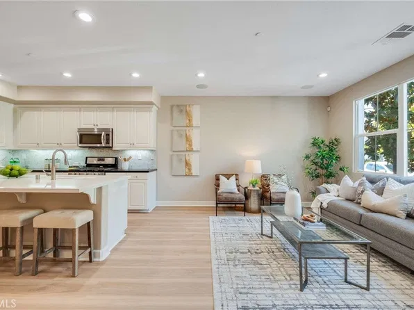 870 E Mountain Way, Azusa, CA 91702