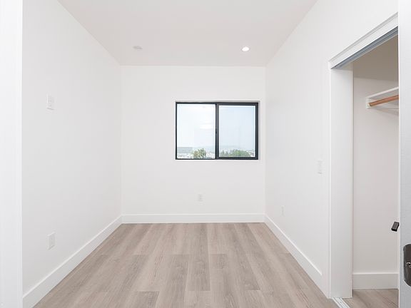 4th image of 1571 Ricardo St #2