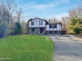 212 Mountain Top Dr, Dingmans Ferry, PA 18328