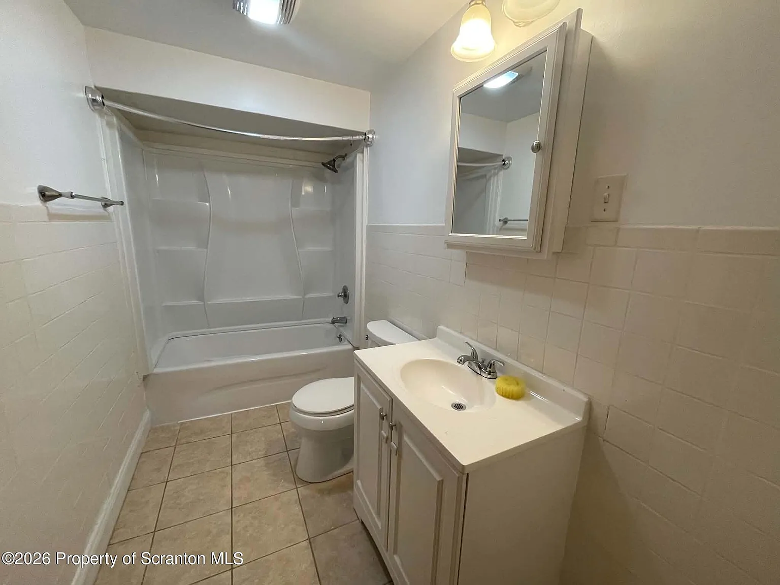 2 bed, 1.0 bath, 591 sqft, $1,100 — Photo 3