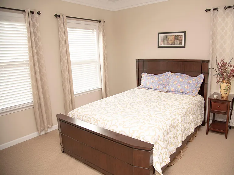 2630 Portbury Pl NE — Photo 13