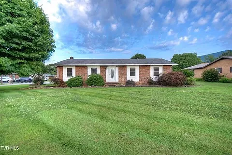 129 Camelot Ct — Photo 1