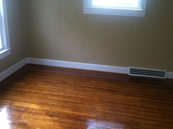 5th image of 9618 Plymouth Ave