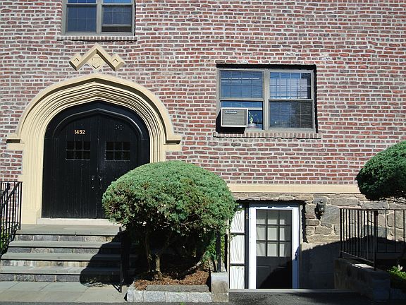 1452 Boston Post Road