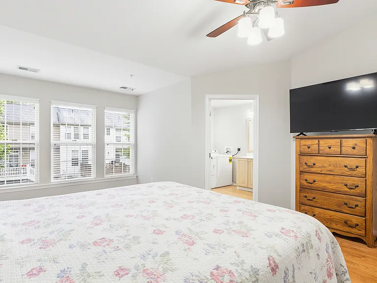 2236 Ivy Ln #5 — Photo 15