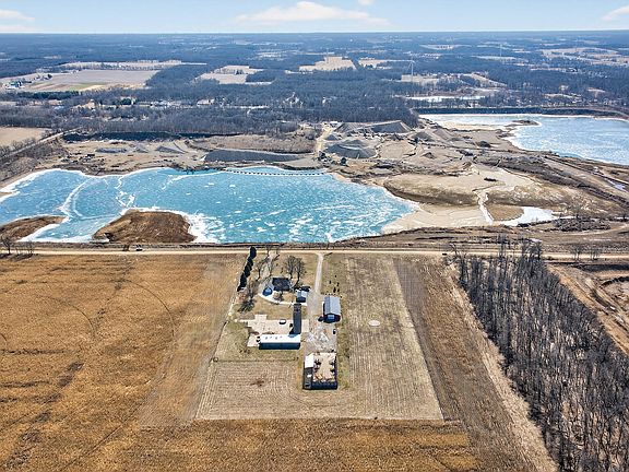 4th image of 8700 E Mosherville Rd