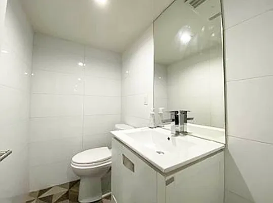 Bathroom, photo 1