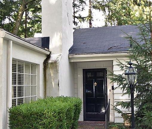 3rd image of 61 Poland Manor Dr