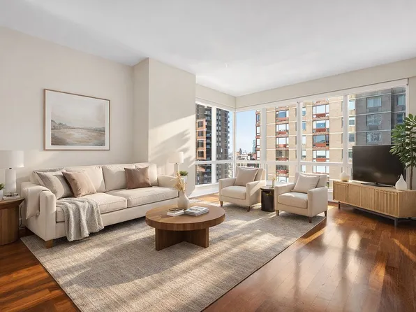 350 W 42nd St APT 12C, New York, NY 10036