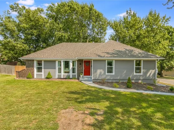 12733 Richmond Ave, Grandview, MO 64030