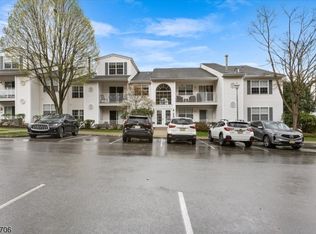 75 Crestview Ln, Mount Arlington Boro, NJ 07856