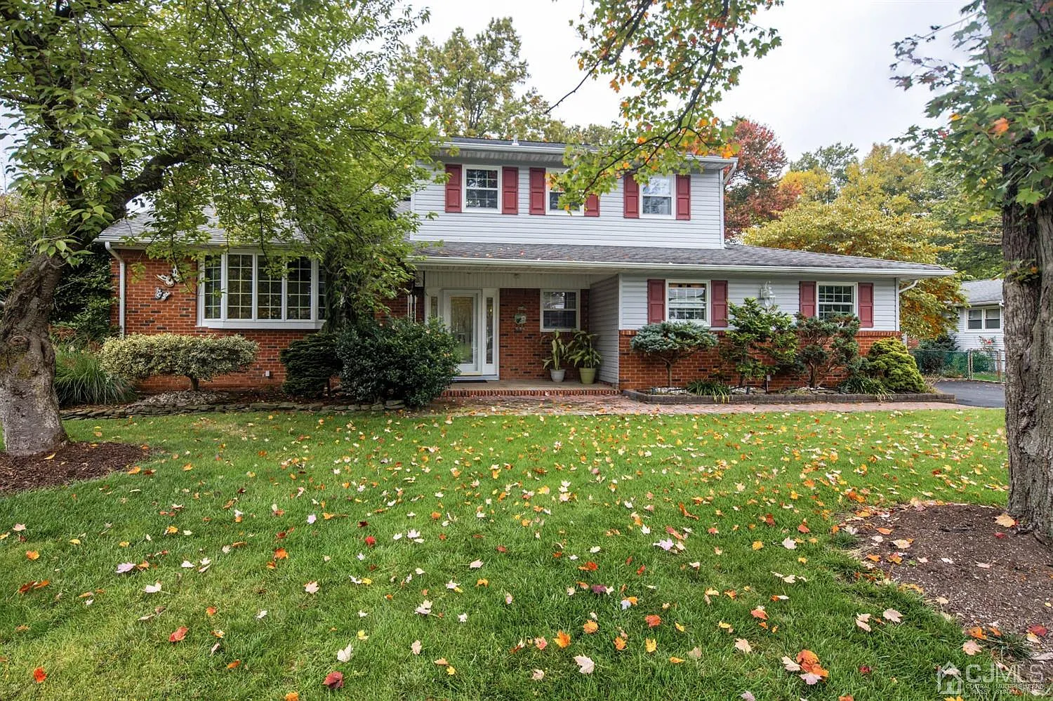 33 Ventnor Dr photo 1