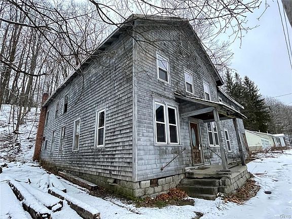3rd image of 24 Church St