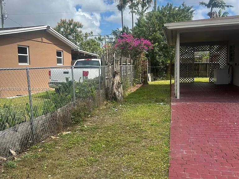 28511 SW 147th Ave — Photo 4