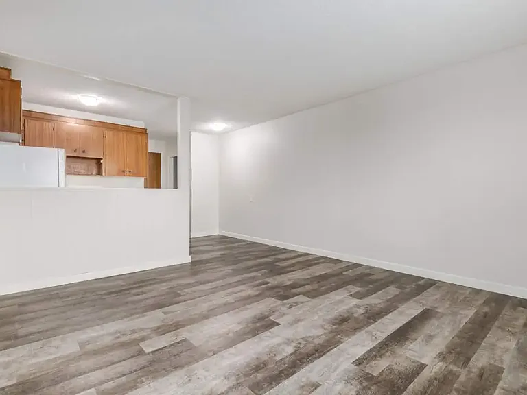 2131 Angus St — Photo 5
