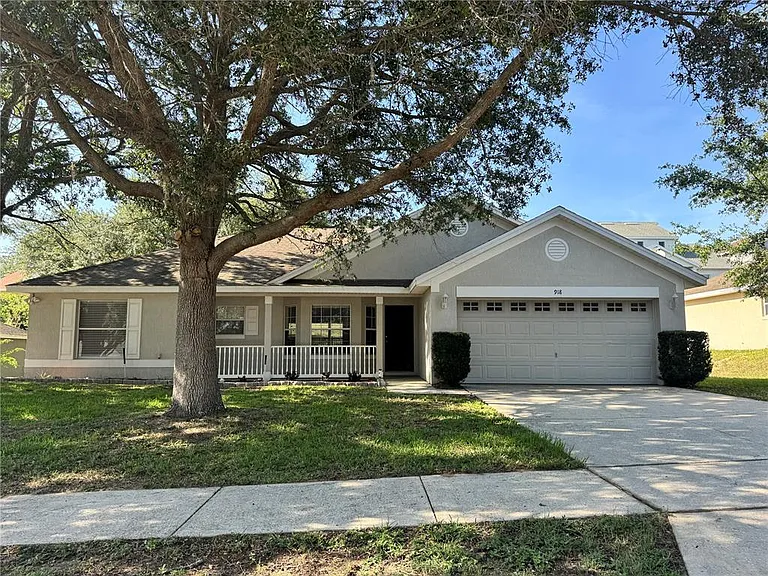 918 Cork Oak Ln — Photo 1