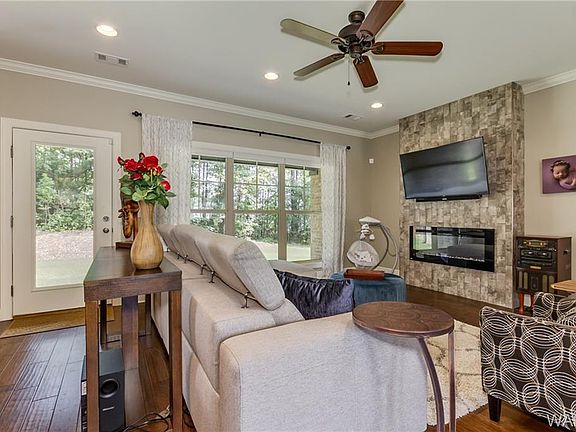 3rd image of 4127 Malvern Hill Dr