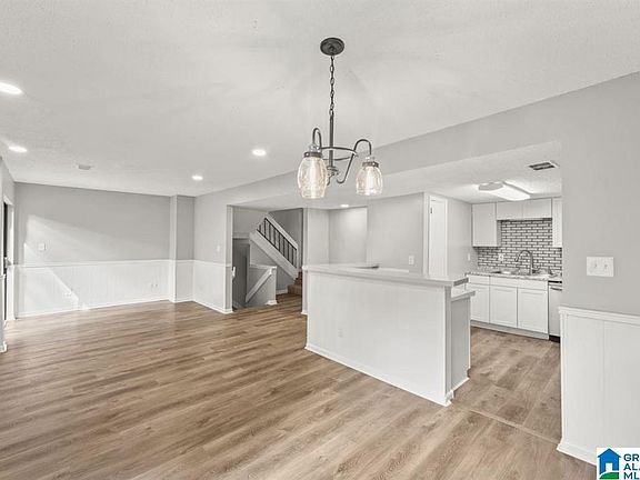 2nd image of 2423 Eagle Ct #2423