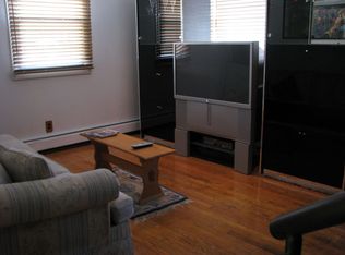5 Victory Dr, Englishtown, NJ 07726