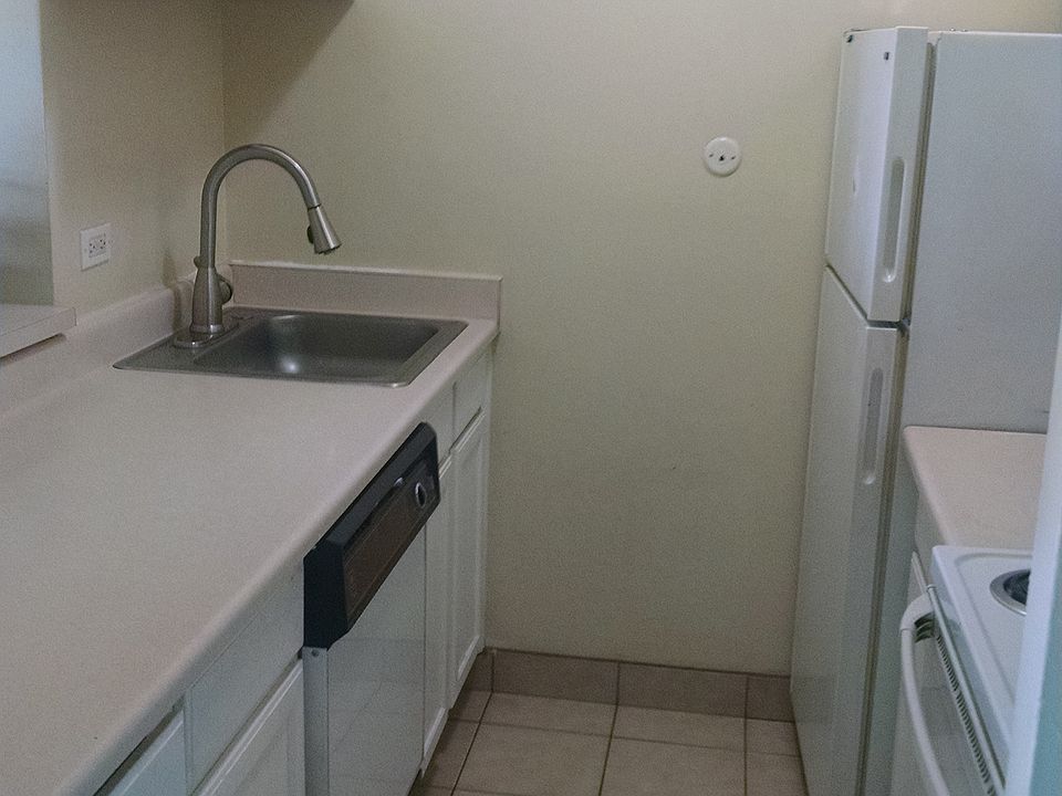 2nd image of 1441 N. Humboldt St. #307