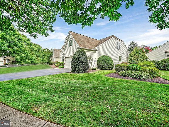 2nd image of 431 Larkspur Dr