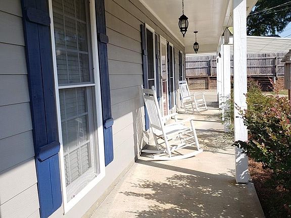3rd image of 652 Lee Road 230