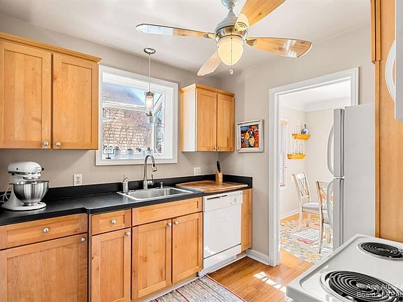 5th image of 2090 Brys Dr