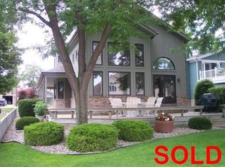 11646 N Ogden Point Rd, Syracuse, IN 46567