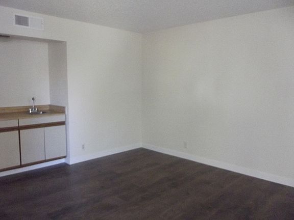 3rd image of 6217 Ilanos Ln APT A