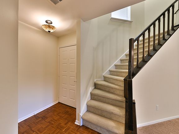 2nd image of 32 Hillcroft Way