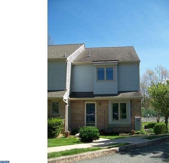 1st image of 705 Pinebrooke Cir