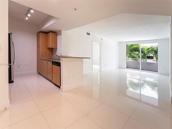 2nd image of 2775 NE 187th St APT 224