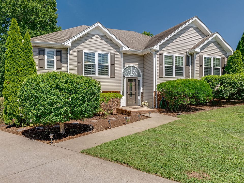 1st image of 705 Shamrock Ct