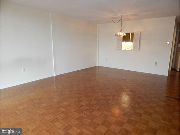 4th image of 100 West Ave #302-S